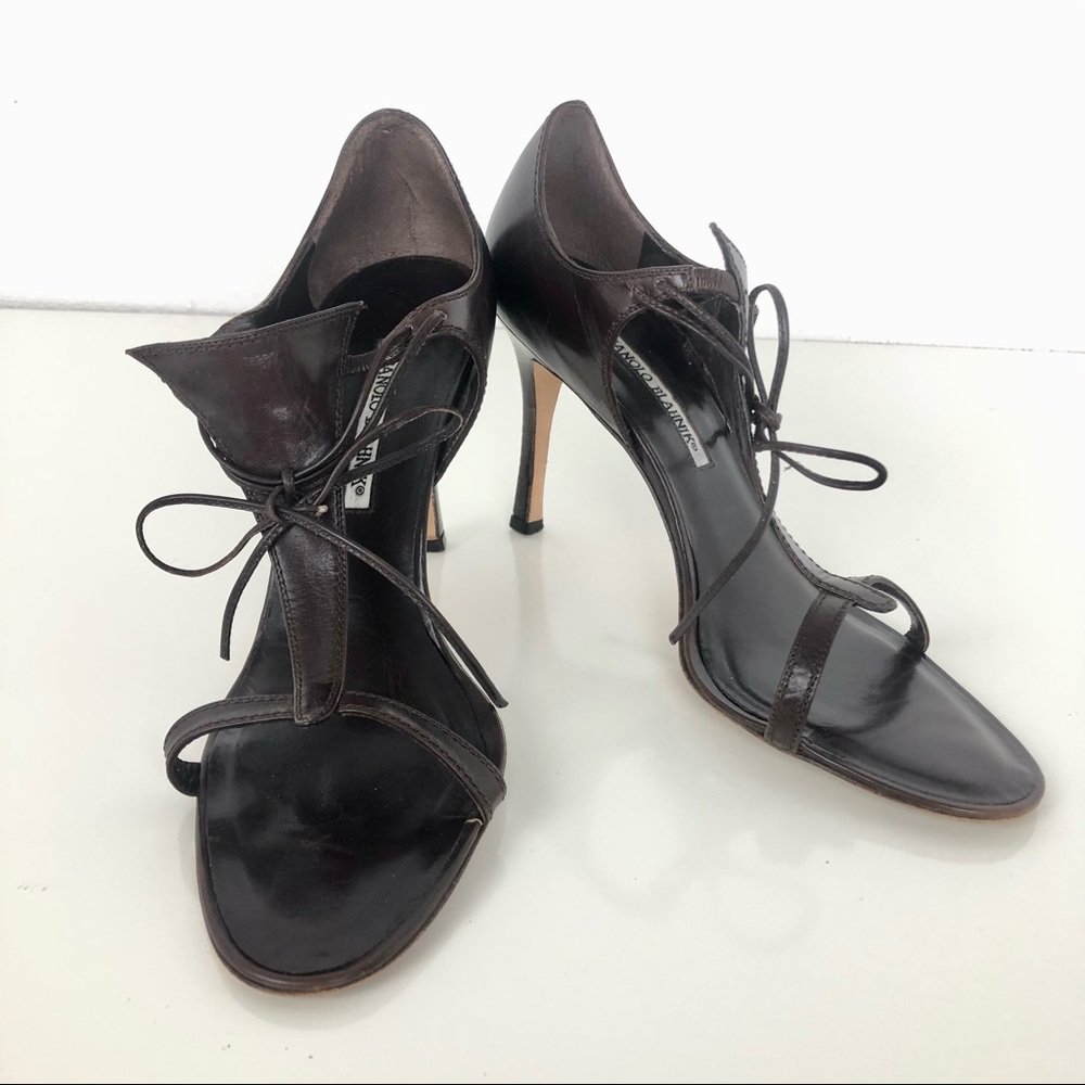 Manolo Blahnik T Strap Ankle Leather Wood Heels 40